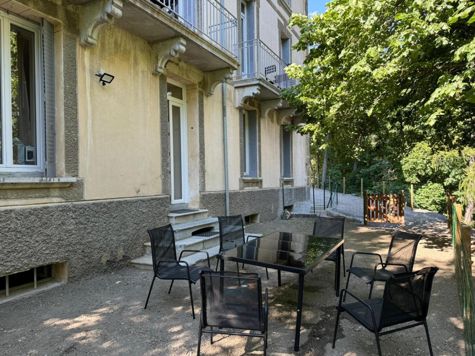 Appartements Confortables Avec Vue Montagne - Residence Villa Belle Fleur Chateau-Ville-Vieille Exterior foto